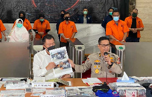 Mabes Polri Ungkap Unggahan 8 Aktivis KAMI, Singgung Molotov