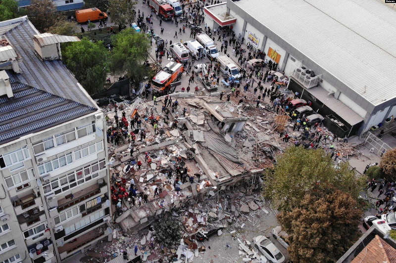 Turki Dilanda Gempa Kuat, 4 Orang Tewas