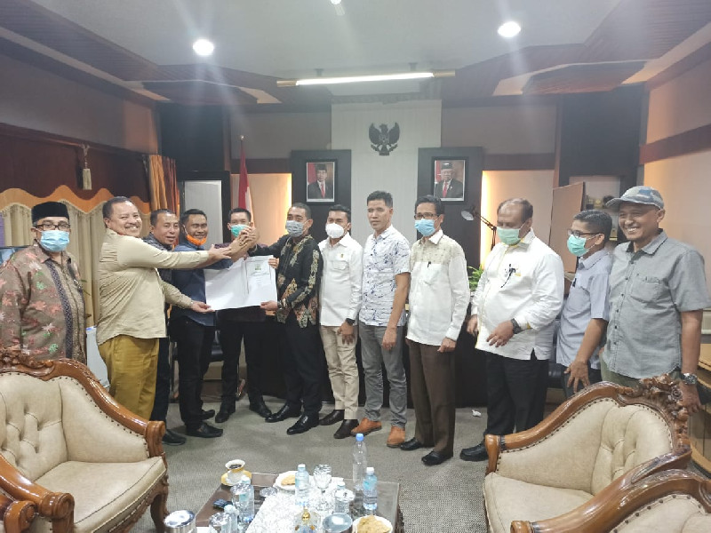 Inisiator Serahkan Usulan Hak Angket ke Ketua DPR Aceh
