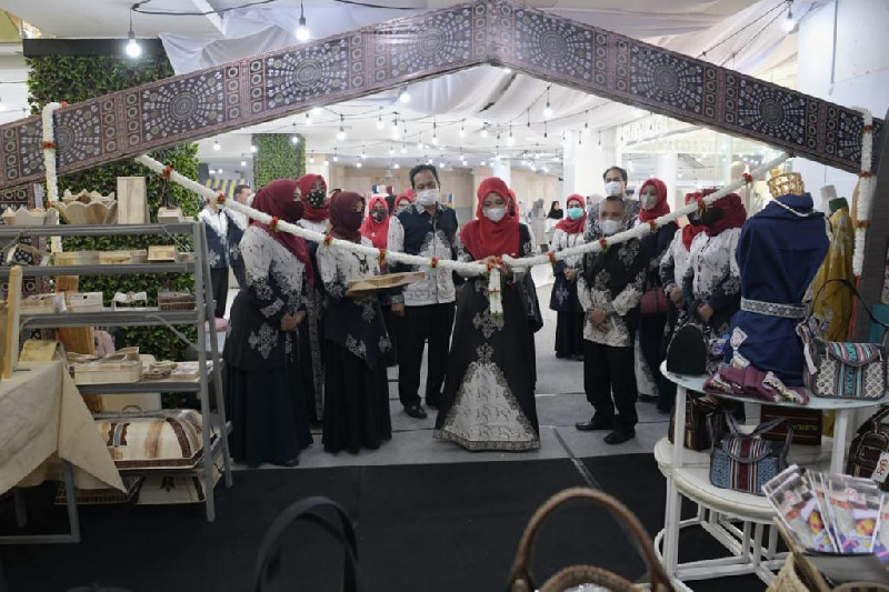 Dukung Pengrajin, Dekranasda Aceh Berencana Buka Showroom Tetap di Plaza Aceh