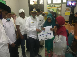 Diserahkan Secara Simbolis oleh Bupati, Baitul Mal Bireuen Salurkan Zakat