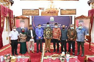 Pemerintah Aceh Raih Penghargaan Badan Publik Informatif