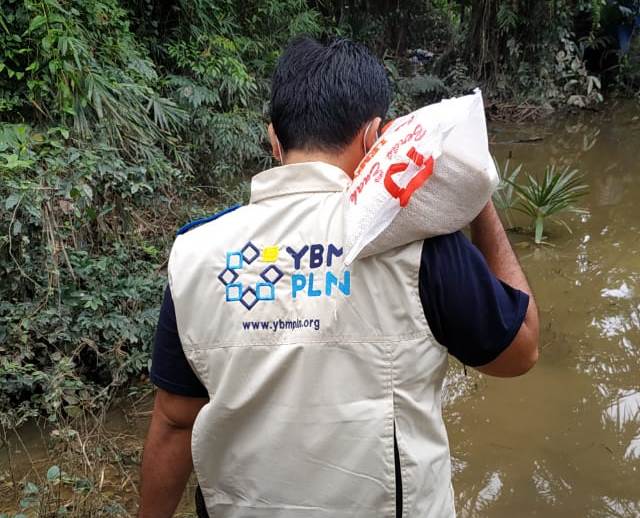 YBM PLN Peduli Berikan Bantuan untuk Korban Banjir di Aceh Utara