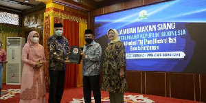 Gubernur Nova Minta Penambahan Kuota Jamaah Haji Asal Aceh