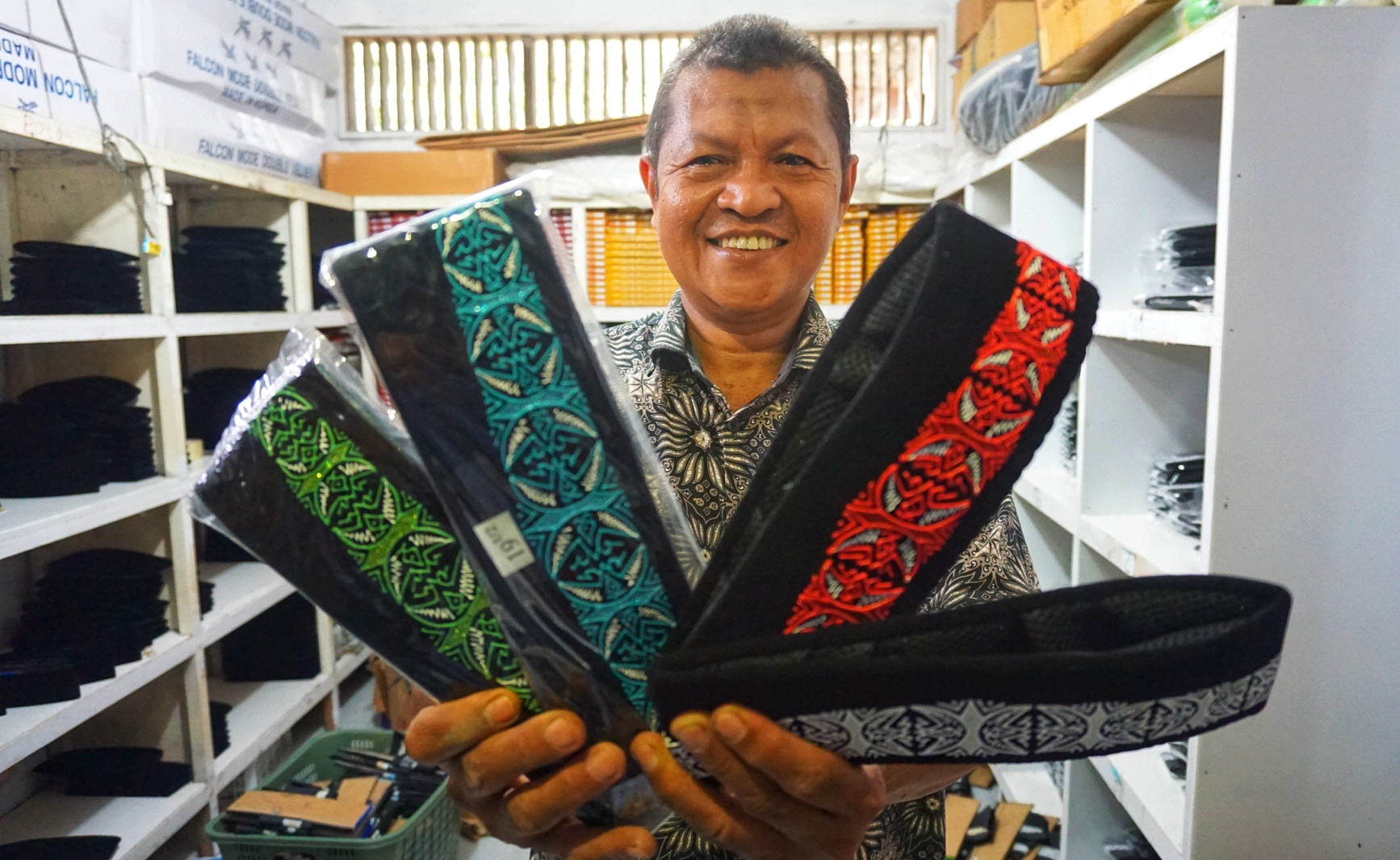 Sosok Teungku Wasly, Penerus Warisan Usaha Peci Pusaka Ayah Dari Aceh Utara