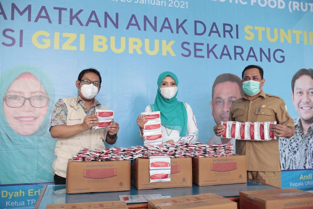 Ketua PKK Aceh Terima Logistik dari Unicef untuk Atasi Gizi Buruk