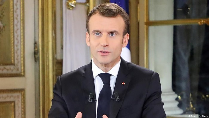 Teken Piagam yang Terima Sekularisme, Macron Puji Muslim Prancis