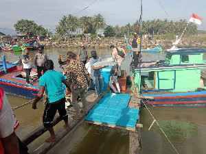 Boat Tak Bertuan di Pandrah Berisi 300 Paket Sabu