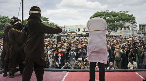 Kamis Besok, Pasangan Gay di Aceh Dieksekusi 80 Kali Cambukan