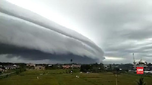 Awan Arcus Menyerupai Ombak Terjadi di Aceh, Sekarang Terjadi di Yogya
