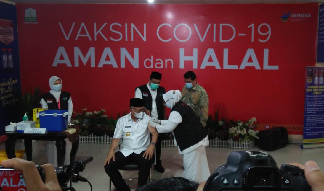 Beragam Respon Masyarakat Usai Gubernur Aceh Disuntik Vaksin Sinovac