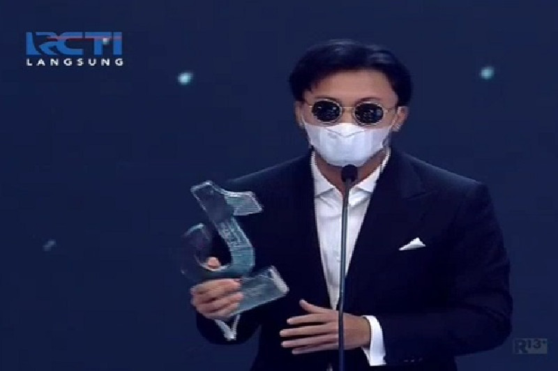 Penyanyi Rizky Febian, Dapat Penghargaan Musician Creator TikTok Awards Indonesia 2020