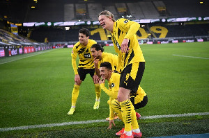 Signal Iduna Park Saksi Sejarah Borussia Dortmund Libas Arminia Bielefeld 3-0