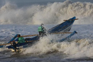 Jangan Melaut Perairan Sumut-Aceh, Gelompang Tinggi Capai 4 Meter