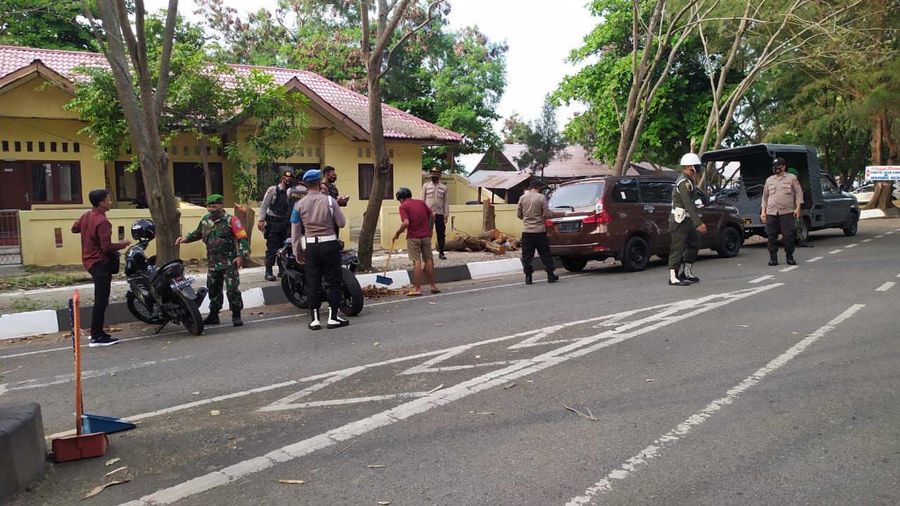 Sinergitas TNI Polri Dalam Rangka Himbau Prokes di Kalangan Masyarakat