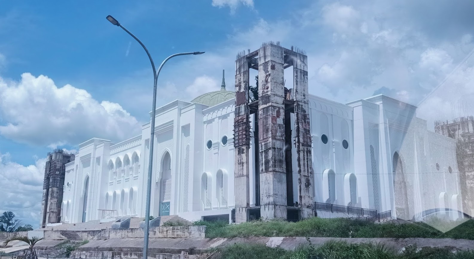 Ingin Merasakan Sejuknya Sujud di Masjid Giok