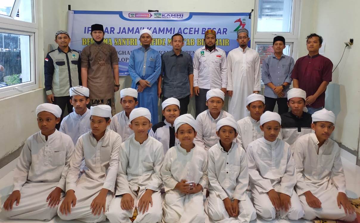 Milad ke-23, KAMMI Aceh Besar Berbagi Bersama Santri Tahfidz Mush’ab Bin Umair