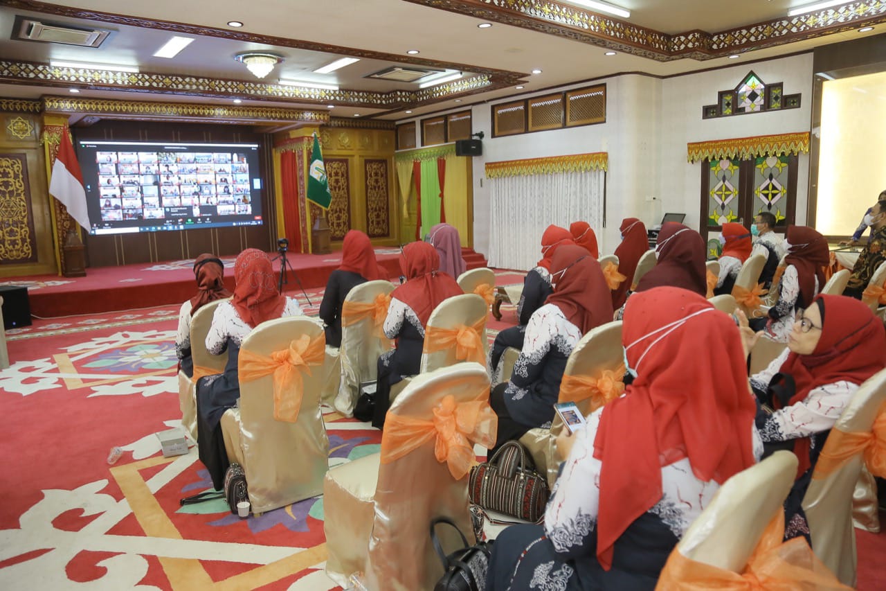 Ketua Dekranasda Aceh Ikuti Penutupan Rakernas Dekranas Tahun 2021