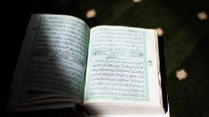 Tokoh Muslim ini mengajukan petisi di Mahkamah Agung Untuk Hapus 26 Ayat Alquran