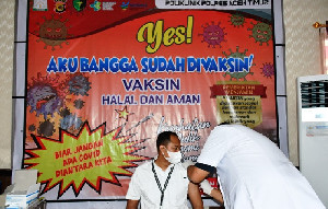 Polisi  Aceh Timur Jalani Vaksin Tahap Pertama