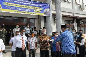 Di Gayo Lues dan Aceh Tenggara, Sekda Bagikan 282 SK Kenaikan Pangkat