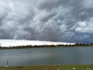 Penjelasan BMKG Tentang Awan Mirip Gelombang Tsunami di Banda Aceh