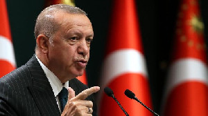 lira anjlok, Erdogan Pecat Kepala Bank Sentral