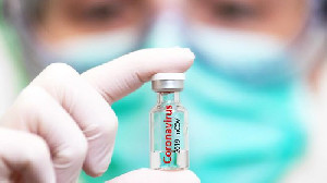Pemerintah Malaysia Setujui Vaksin Covid AstraZeneca dan Sinovac