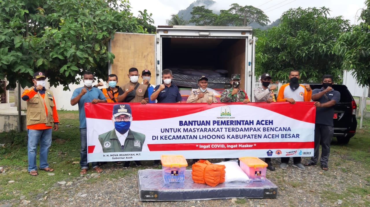 BPBA Serahkan Bantuan untuk Korban Angin Puting Beliung di Aceh Besar