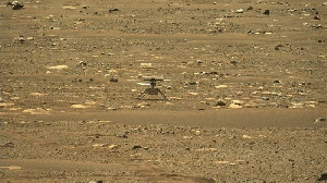 NASA Sukses Terbangkan Helikopter di Mars