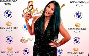 Anggun C Sasmi Dapat Penghargaan Musik untuk Lagu “Caruso” di Rusia