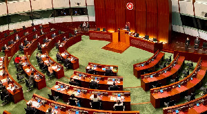 Parlemen di Hong Kong yang Pro-Beijing Definisikan Kembali Demokrasi