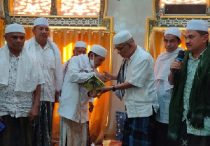Bupati Gorontalo dan Keluarga Bersuluk di Dayah Darul Ihsan Pawoh