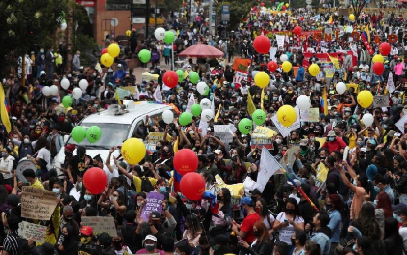 Ribuan Demonstran Protes RUU Kenaikan Pajak di Kolombia