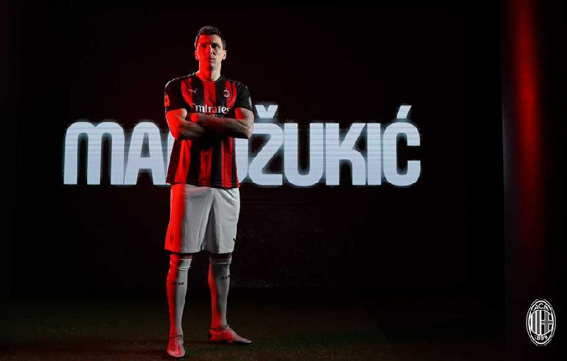 Striker AC Milan Mario Mandzukic Sumbangkan Gaji untuk Amal