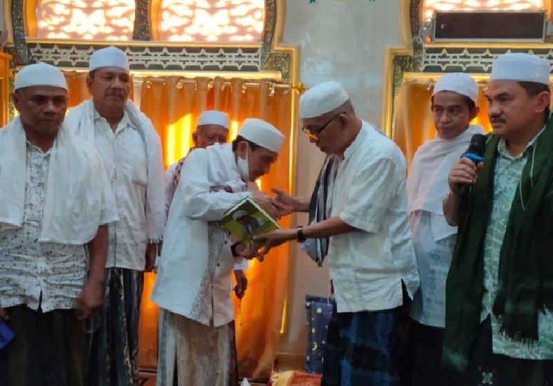 Bupati Gorontalo dan Keluarga Bersuluk di Dayah Darul Ihsan Pawoh
