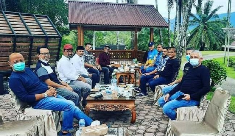 Gubernur Aceh Nova Bersilaturahmi dengan Ketua Partai di Jantho Sehari Sebelum Positif Covid-19
