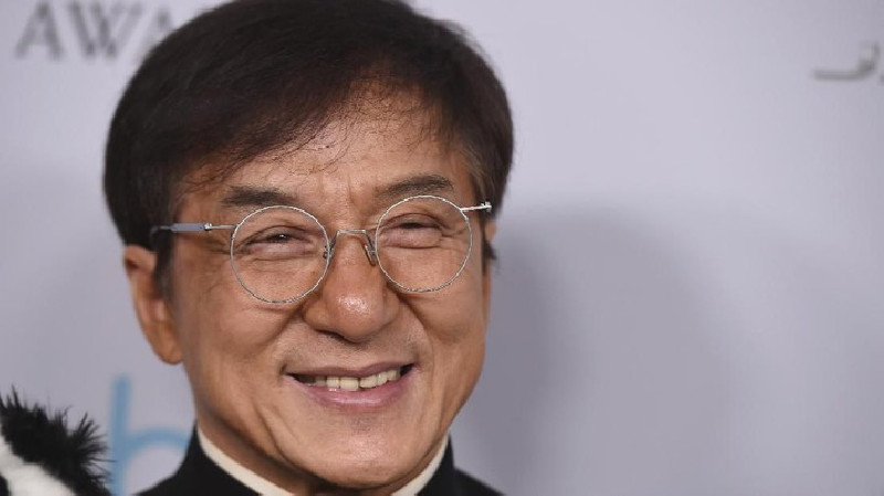 Sisi Kelam Aktor Jackie Chan