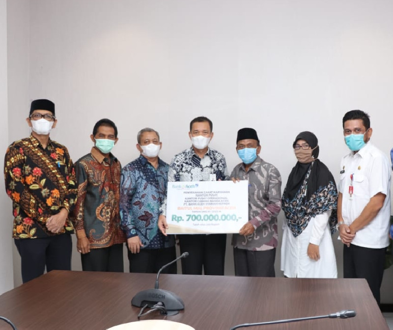 Bank Aceh Syariah Serahkan Zakat Rp700 Juta ke BMA