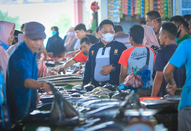 Wali Kota Banda Aceh Akrab dengan Pedagang Pasar Al-Mahirah
