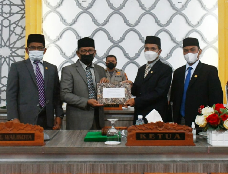 Chek Zainal Sampaikan 3 Raqan Usulan Wali Kota Banda Aceh ke Dewan