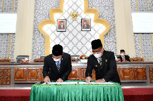 DPRK Banda Aceh Terima LPJ Wali Kota