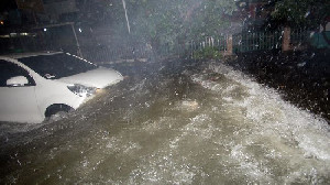 Hari Ini BMKG Prediksi Hujan Lebat di Seluruh Indonesia