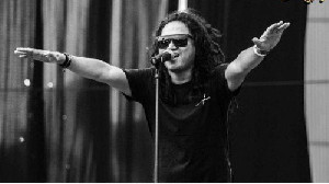 Vokalis Steven Jam Meninggal Karena Covid-19
