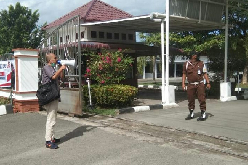 Lanjutkan Aksi di Kejati Aceh Tamiang, Aktivis Demo Tunggal