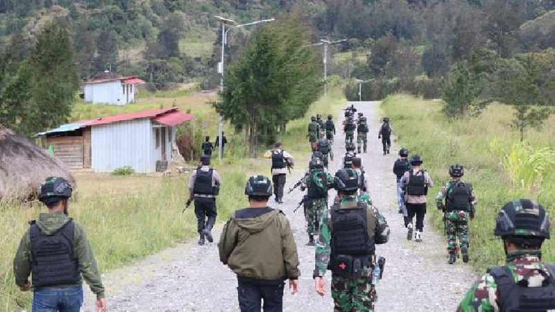 KKB Baku Tembak Dengan TNI-POLRI di Bandara Ilaga Papua