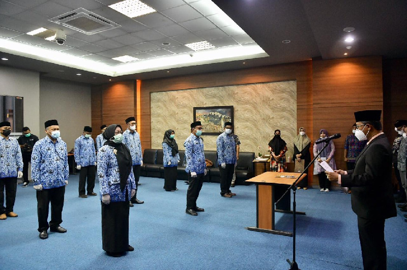 Mengisi Kekosongan Posisi, 16 Pejabat Eselon 3 dan 4 Dilingkungan Pemerintah Aceh Dilantik