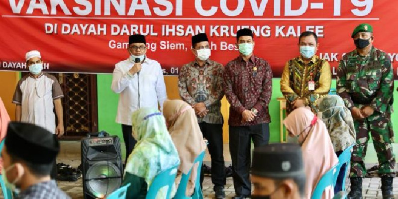 Satgas Covid-19 Aceh Menggelar Vaksinasi di Dayah Darul Ihsan