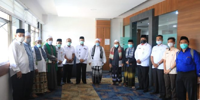 Semarakkan Idul Adha, Dayah Diperbatasan Aceh Laksanakan Qurban