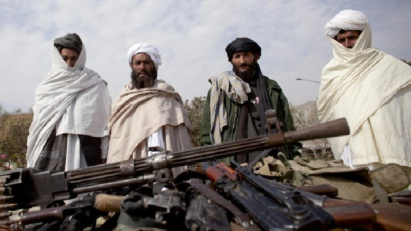 Taliban Minta Afganistan Menyerah
